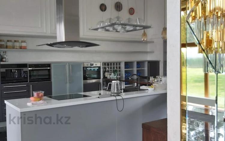 Отдельный дом · 8 комнат · 664 м² · 35 сот., мкр Каргалы — Редько - Дулати за 3 млн 〒 в Алматы, Наурызбайский р-н — фото 2