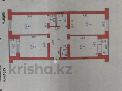 3-комнатная квартира, 96 м², 1/5 этаж, мкр. Алтын орда 1 за 18.5 млн 〒 в Актобе, мкр. Алтын орда