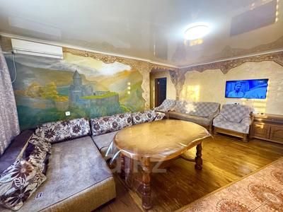 3-комнатная квартира · 80 м² · 3/4 этаж, проспект Абая 3 за 22 000 ₸ в Усть-Каменогорске