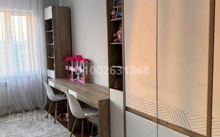 3-бөлмелі пәтер · 90 м² · 5/10 қабат, мкр Юго-Восток 1/2 — Республики 1/2, бағасы: 35 млн ₸ в Караганде, Казыбек би р-н — фото 2