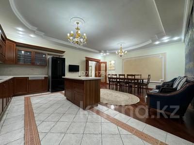 4-комнатная квартира · 240 м² · 6/6 этаж, мкр Шубар, Кабанбай батыра 2/7 за 700 000 〒 в Астане, Есильский р-н