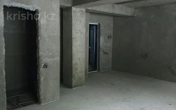 1-комнатная квартира, 46 м², 1/5 этаж, Есенина за ~ 16.1 млн 〒 в Боралдае (Бурундай) — фото 2