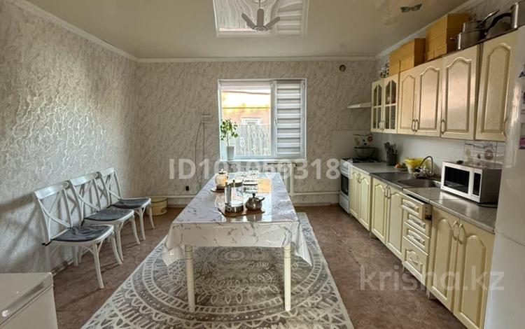Жеке үй · 3 бөлме · 114 м² · 6 сот., Матросова 11 — Каргалинская городская больница, бағасы: 16 млн ₸ в Актобе, жилой массив Жилянка — фото 2