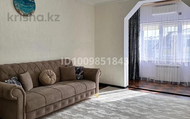 3-бөлмелі пәтер · 107 м², Бокенбай батыр 153/3 — Аэропорт, 72 школа, 7 поликлиника, бағасы: 28 млн ₸ в Актобе, мкр Авиатор — фото 2