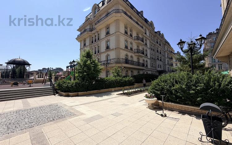 4-комнатная квартира · 120 м², Шарля де Голля — Дизайнерская с террасой за 135 млн ₸ в Астане, Алматы р-н — фото 2