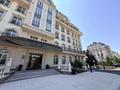 4-комнатная квартира · 120 м², Шарля де Голля — Дизайнерская с террасой за 135 млн ₸ в Астане, Алматы р-н — фото 2