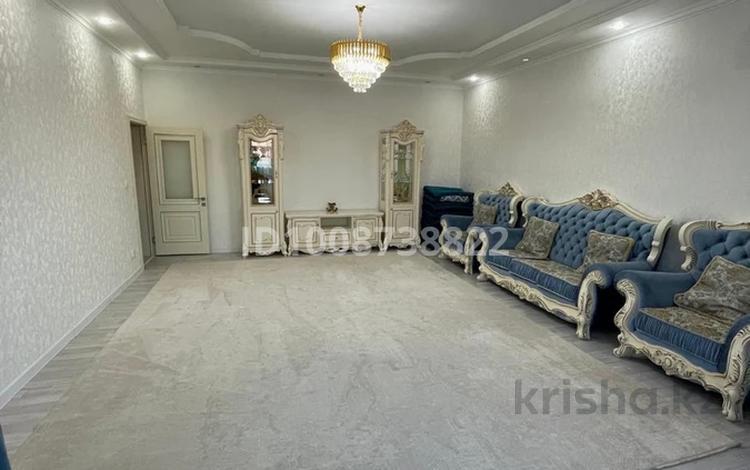 Дом · 5 комнат · 280 м², Придорожная 27/2 за 60 000 〒 в Уральске — фото 2