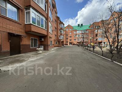 1-комнатная квартира, 55 м², 1/5 этаж, Ескалиева 291 за 20.5 млн 〒 в Уральске