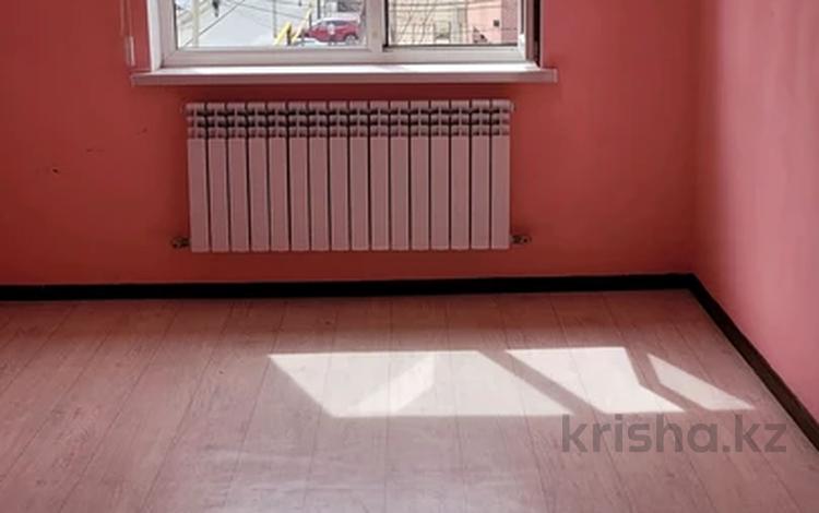 1-комнатная квартира, 40 м², 3/3 этаж помесячно, Утегенова 18/8