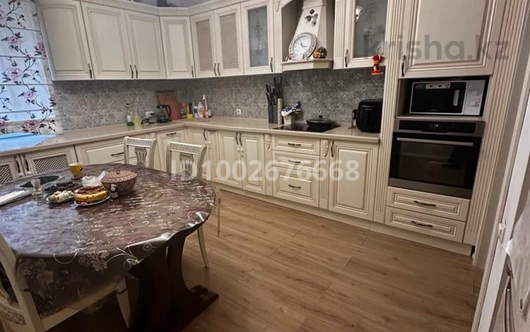 4-комнатная квартира · 131 м² · 1/3 этаж, мкр Юго-Восток, Таугуль 3 улица 10а за 58 млн ₸ в Караганде, Казыбек би р-н — фото 2