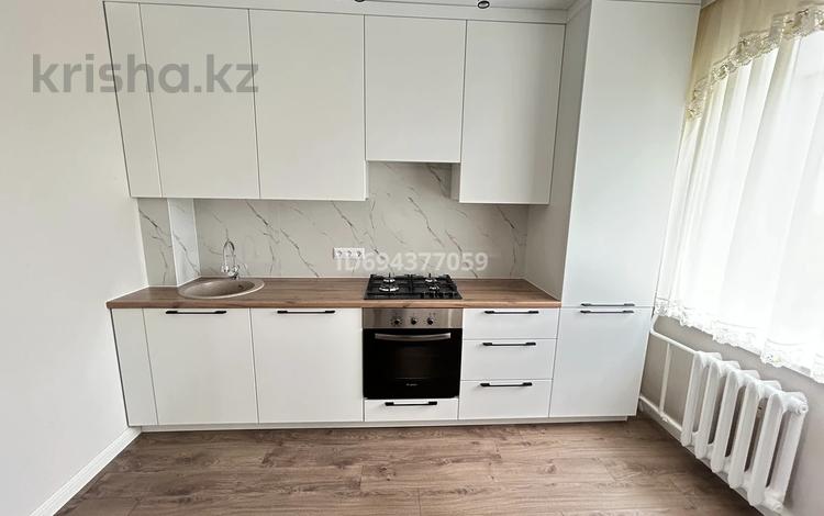 2-бөлмелі пәтер · 62 м² · 3/5 қабат, мкр Кадыра Мырза-Али 7, бағасы: 250 000 ₸ в Уральске — фото 2