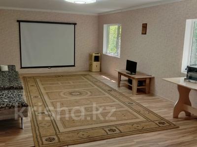 Жеке үй · 2 бөлме · 176 м² · 15 сот., Айтеке би 65, бағасы: 33 млн 〒 в Карабулаке