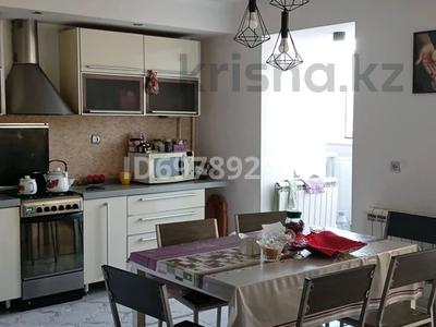 3-комнатная квартира · 86 м² · 7/9 этаж, мкр 11 — Школа 9 за 22 млн ₸ в Актобе