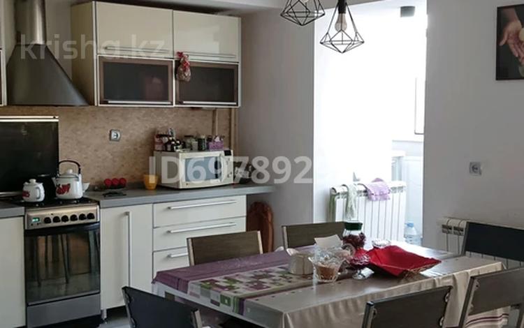 3-комнатная квартира · 86 м² · 7/9 этаж, мкр 11 — Школа 9 за 22 млн ₸ в Актобе — фото 8