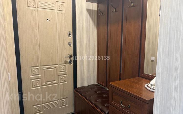 3-бөлмелі пәтер · 64 м² · 2/9 қабат, Майкудук, Мкр Голубые пруды 4, бағасы: 30.5 млн ₸ в Караганде, Алихана Бокейханова р-н — фото 2