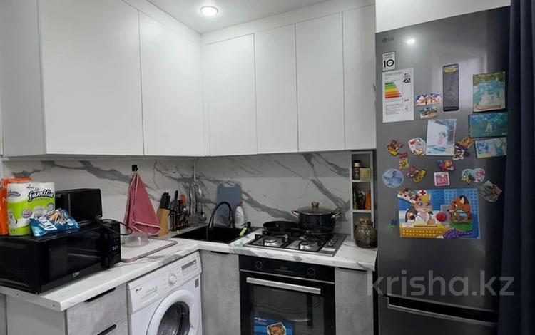 3-бөлмелі пәтер · 63 м² · 5/5 қабат, абая, бағасы: 21 млн ₸ в Уральске, мкр Школьник — фото 2