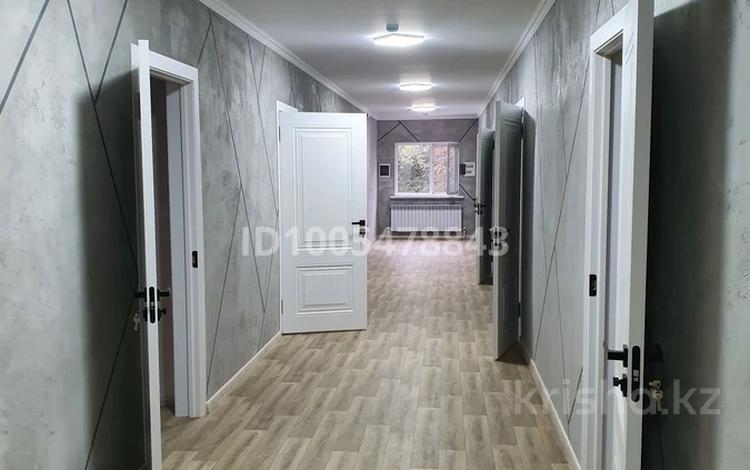 Офисы, образование, кабинеты и рабочие места · 180 м² за 700 000 ₸ в Алматы, Алатауский р-н — фото 2