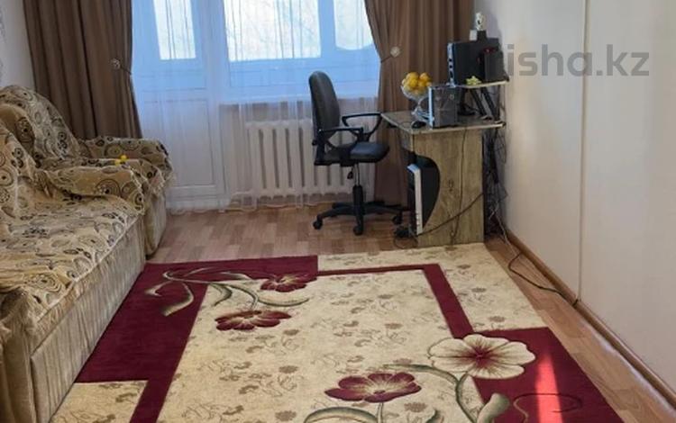 2-комнатная квартира · 45 м² · 5/5 этаж, Майкудук, 16й микрорайон за 10.2 млн ₸ в Караганде, Алихана Бокейханова р-н — фото 2