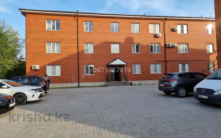 2-комнатная квартира, 64.8 м², 1/3 этаж, Ак шагала мкр 12а