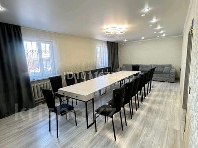 Дом · 4 комнаты · 190 м², Микрорайон Восточный за 60 000 ₸ в Затобольске (Тобыле)