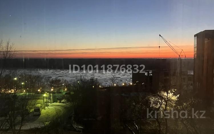 2-комнатная квартира · 54 м² · 6/9 этаж, Набережная ул. 9 за 300 000 ₸ в Павлодаре — фото 2