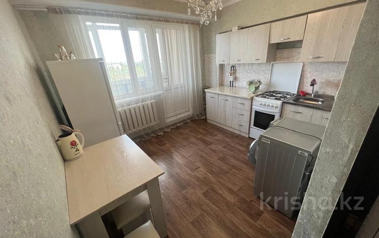 2-комнатная квартира · 60 м² · 5/5 этаж, Микрарайон 3 2 — Район Юбилейного за 21 млн 〒 в Конаеве — фото 2