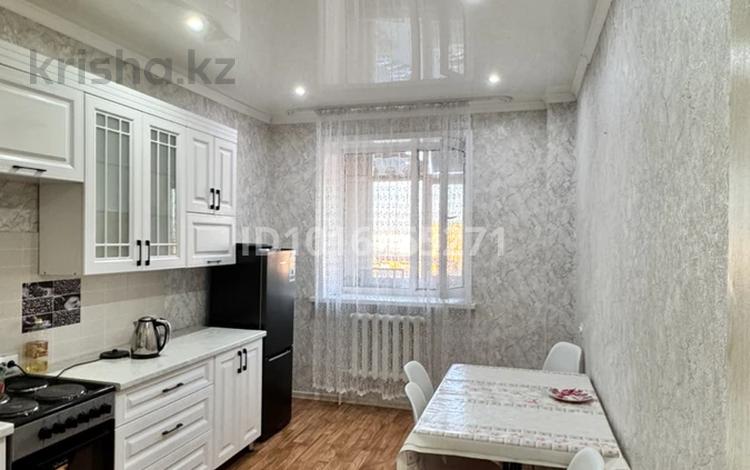 1-комнатная квартира · 50 м² · 8/9 этаж, Назарбаева — Возле кокше мол рядом набережка за 150 000 ₸ в Кокшетау — фото 2