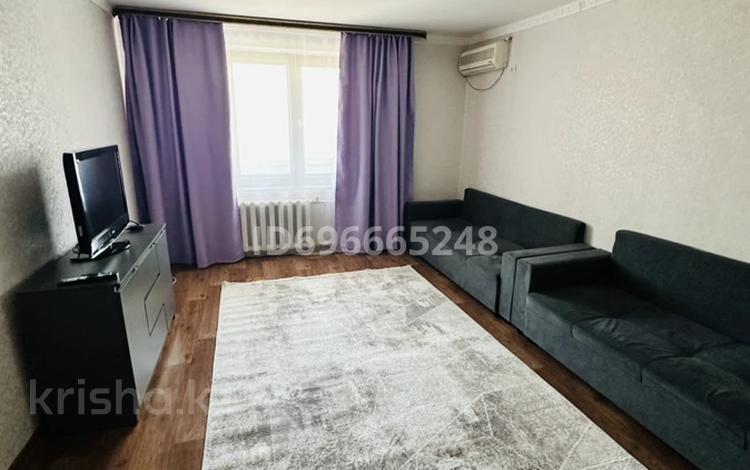 2-бөлмелі пәтер · 55 м² · 3/9 қабат, мкр 8 101 — 101стр бригады- абулхаир хана, бағасы: 15 000 ₸ в Актобе — фото 12