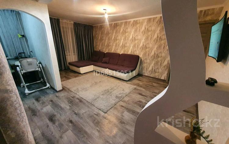 2-комнатная квартира, 45 м², 1/4 этаж, 342 квартал 2 за 14 млн 〒 в Семее, мкр Красный Кордон — фото 2