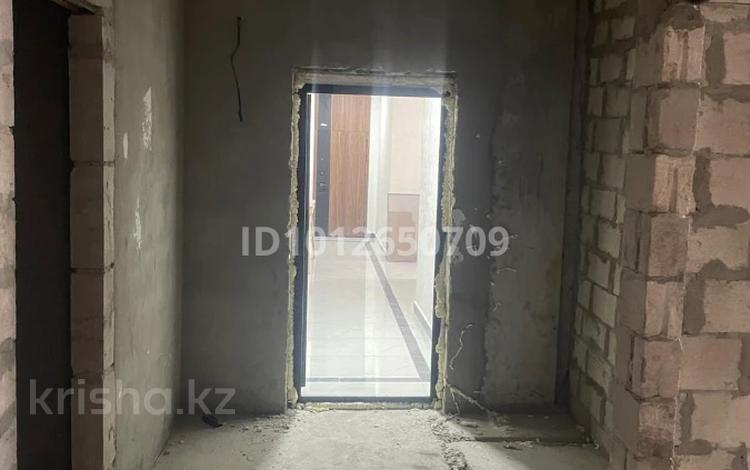 4-комнатная квартира · 160 м² · 3/10 этаж, 18 7 за 58 млн ₸ в Актау, 18-й мкр  — фото 2