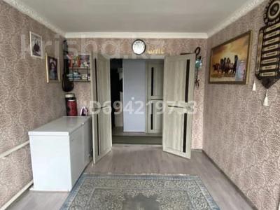 2-комнатная квартира, 40 м², 1/2 этаж, Ынтымак 2 11 за 7 млн 〒 в Кабанбае Батыра