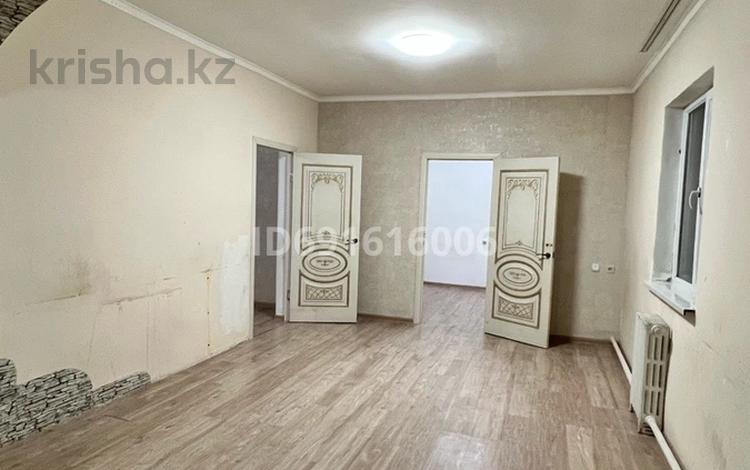 5-комнатный дом помесячно, 180 м², 4 сот., мкр Акбулак, Акбулак, Улица Шарипова 125