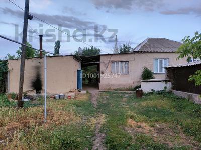 Отдельный дом · 4 комнаты · 102 м² · 21.4 сот., мкр Акбулым 94 — При вьезде в город со стороны Алматы рядом кирпичный, сахзавод, 105-й разъезд за 15 млн ₸ в Таразе