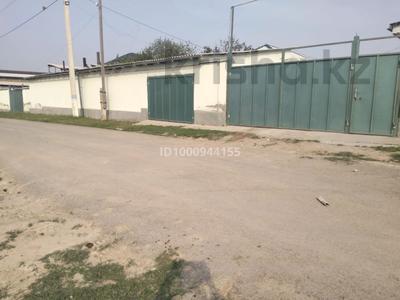 Продажа домов и дачи в Туркестанской обл.: Часть дома · 4 комнаты · 140 м² · 16 сот., Наурыз 31 — Құркелес за 25 млн 〒 Часть дома · 4 комнаты · 140 м² · 16 сот., Наурыз 31 — Құркелес за 25 млн 〒 в Сарыагаш