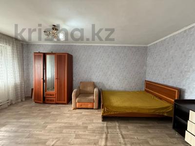 Продажа квартир в Абай обл.: 1-комнатная квартира · 32 м² · 5/6 этаж, 408квартал за 10 млн 〒 1-комнатная квартира · 32 м² · 5/6 этаж, 408квартал за 10 млн 〒 в Семее