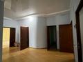 Отдельный дом · 7 комнат · 200 м² · 7 сот., Курмангазы — Угол Жарбосынова за 120 млн ₸ в Атырау — фото 14
