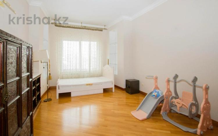 5-комнатная квартира · 300 м² · 5/6 этаж, Достык 290 за 1 млн ₸ в Алматы, Медеуский р-н — фото 2