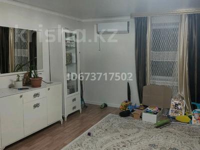 3-комнатная квартира, 91 м², 2/5 этаж, мкр 8, Братьев Жубановых 281 за 28 млн 〒 в Актобе, мкр 8