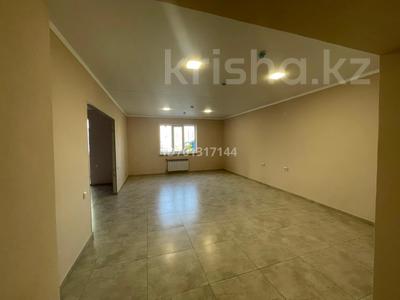 Офисы, магазины и бутики, салоны красоты, медцентры и аптеки, образование, кабинеты и рабочие места, студии · 147 м² за 550 000 〒 в Актау, 39-й мкр