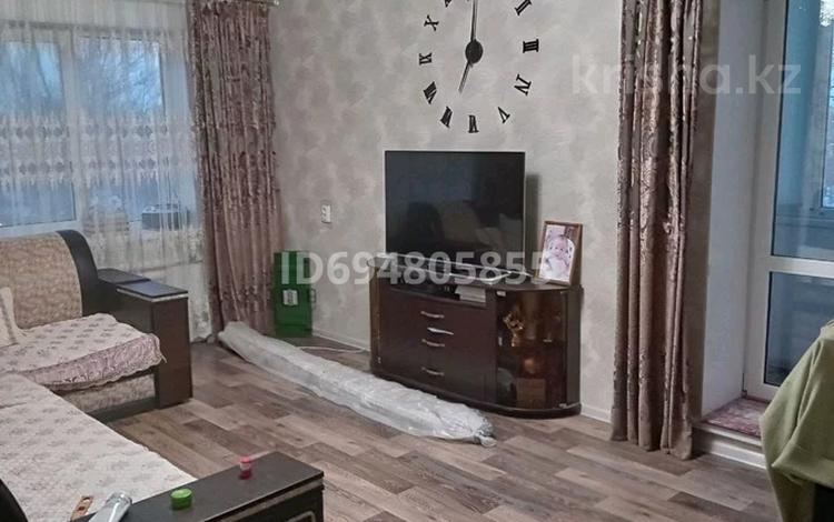4-бөлмелі пәтер · 71 м² · 4/5 қабат, 4 микрорайон 6, бағасы: 25 млн ₸ в Аксае — фото 2