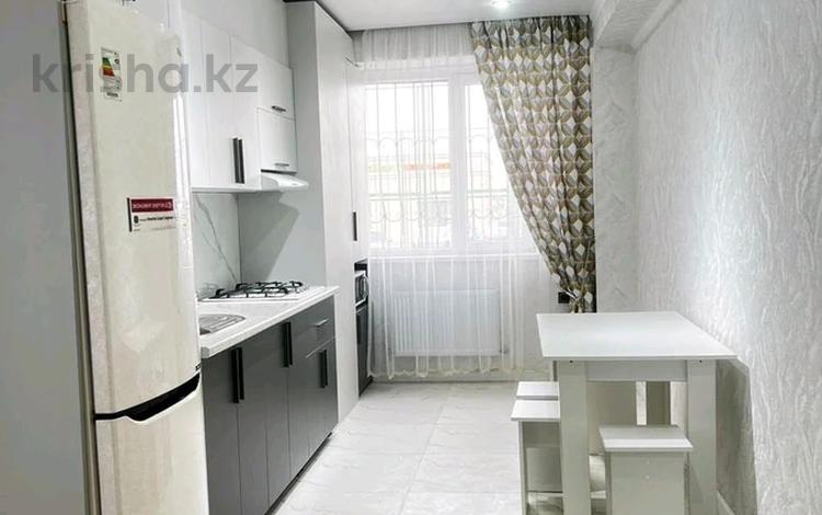 1-комнатная квартира · 40 м² · 7/12 этаж, К. Толеметова 83 за 180 000 ₸ в Шымкенте, Каратауский р-н — фото 2