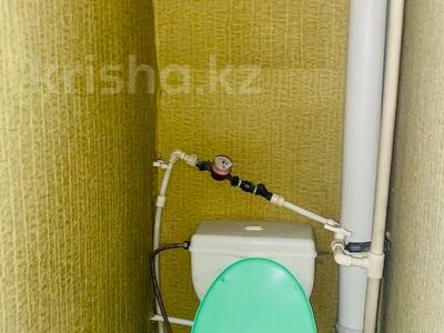 1-комнатная квартира · 30 м² · 1/5 этаж, Майкудук, 15й микрорайон за 5.8 млн ₸ в Караганде, Алихана Бокейханова р-н
