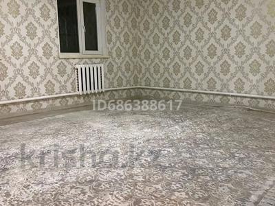 Жеке үй • 5 бөлмелер • 110 м² • 3 сот., Кулымбетова 5 — Қарасай батыр 109, бағасы: 14 млн 〒 в Актобе, мкр. Курмыш