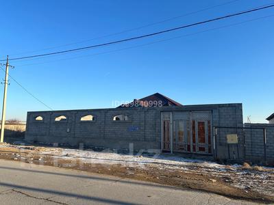 Отдельный дом · 8 комнат · 255 м² · 10 сот., Сүйіліш батыр 43 — Анар апа магазиніне қарсы за 44 млн 〒 в Туркестане