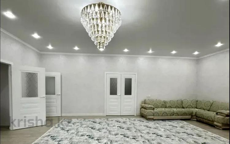4-бөлмелі пәтер · 200 м² · 4 қабат, Иляева 4В, бағасы: 500 000 ₸ в Шымкенте, Туран р-н — фото 3