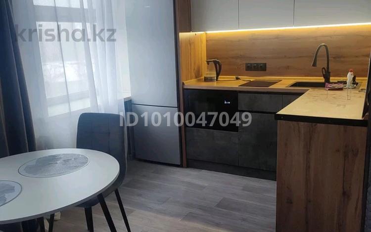 1-комнатная квартира · 30 м² · 3/5 этаж, Майкудук Бирюзова 1 за 150 000 ₸ в Караганде, Алихана Бокейханова р-н — фото 17