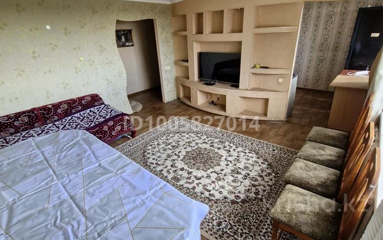 4-бөлмелі пәтер · 66.1 м² · 8/9 қабат, 6 микрорайон — Находится возле №10школы. Остановка №10школа. Рынок, Аян Пассаж., бағасы: 13 млн ₸ в Темиртау — фото 2