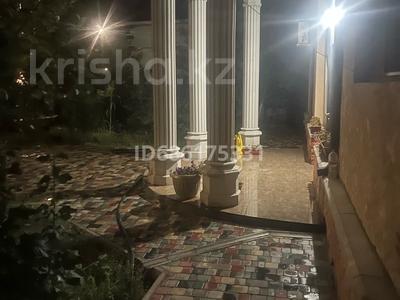 Отдельный дом · 7 комнат · 390 м² · 10 сот., пгт Балыкши, Ж.Шаккозова 21 за 99 млн 〒 в Атырау