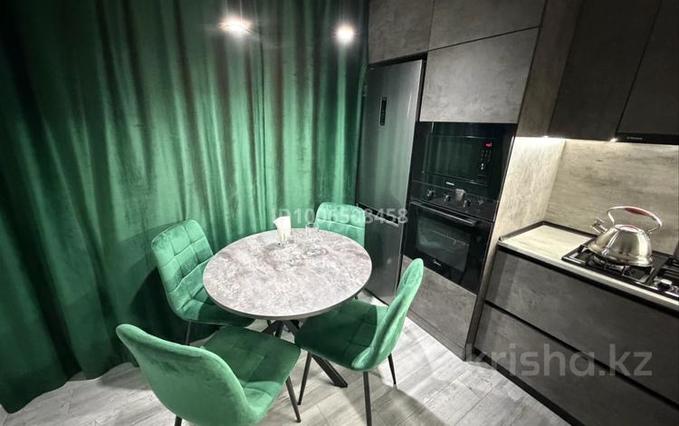 1-комнатная квартира · 60 м² · 8/9 этаж, Павла Корчагина 138 — Качарская за 2 500 〒 в Рудном — фото 2