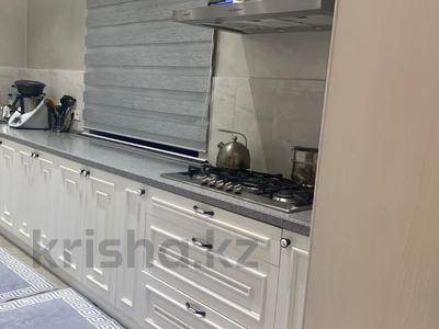 Отдельный дом · 6 комнат · 300 м², мкр Нурлытау (Энергетик) 160 — Аль-Фараби за 2.5 млн 〒 в Алматы, Бостандыкский р-н